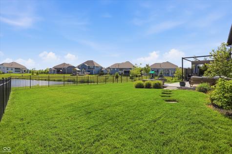 5166 Peachtree Road Zionsville IN 46077