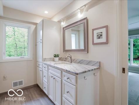 6410 Avalon Lane E Indianapolis IN 46220