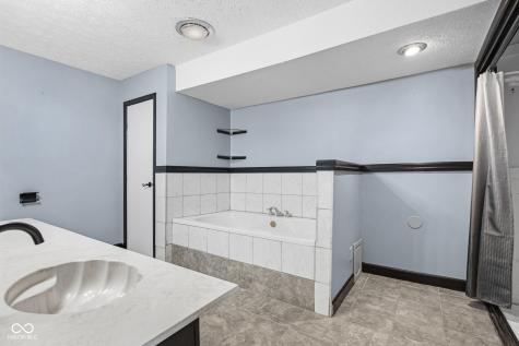 4404 Devon Lake Road Indianapolis IN 46226