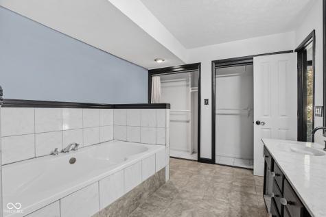 4404 Devon Lake Road Indianapolis IN 46226
