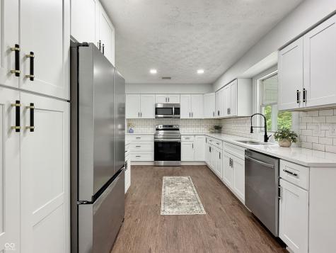 8050 W Oak Street Zionsville IN 46077