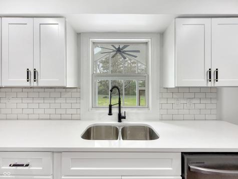 8050 W Oak Street Zionsville IN 46077