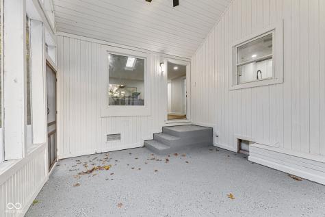 8050 W Oak Street Zionsville IN 46077