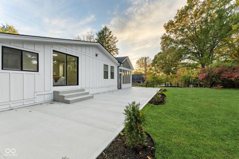 8050 W Oak Street Zionsville IN 46077