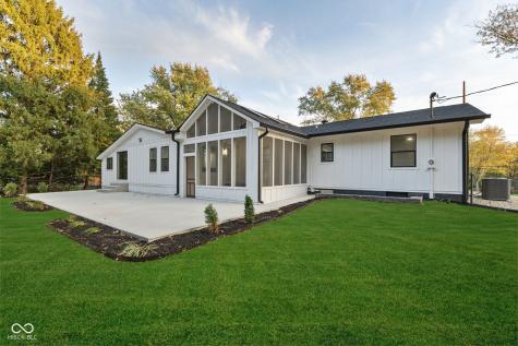 8050 W Oak Street Zionsville IN 46077
