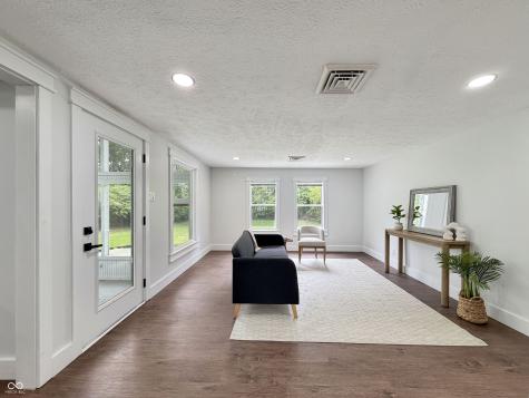 8050 W Oak Street Zionsville IN 46077