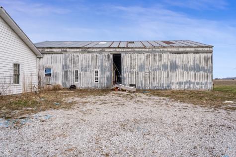 4682 E Division Road Windfall IN 46076