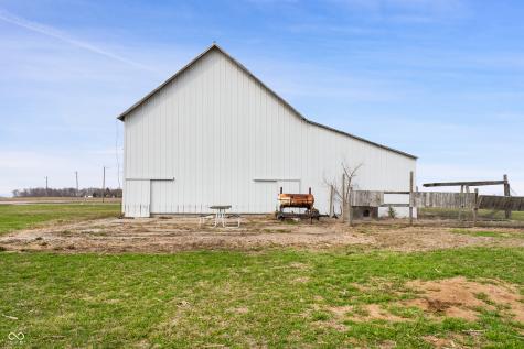 4682 E Division Road Windfall IN 46076