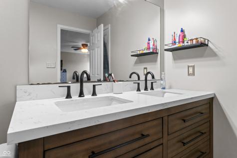 227 Shepherd Court Greenfield IN 46140