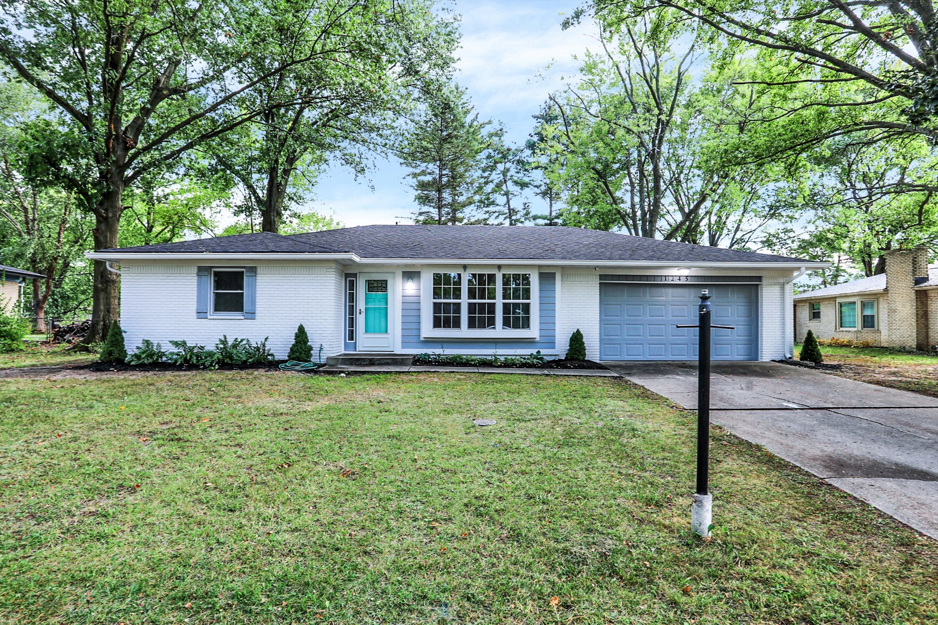 1245 Darby Lane Indianapolis IN 46260