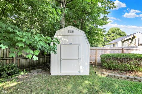 5647 Forest Rise Court Indianapolis IN 46203