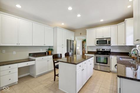 5762 Meadowlark Place Carmel IN 46033