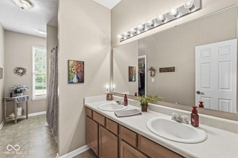 5527 Bruce Boulevard Noblesville IN 46062