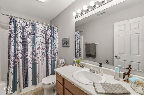 5527 Bruce Boulevard Noblesville IN 46062
