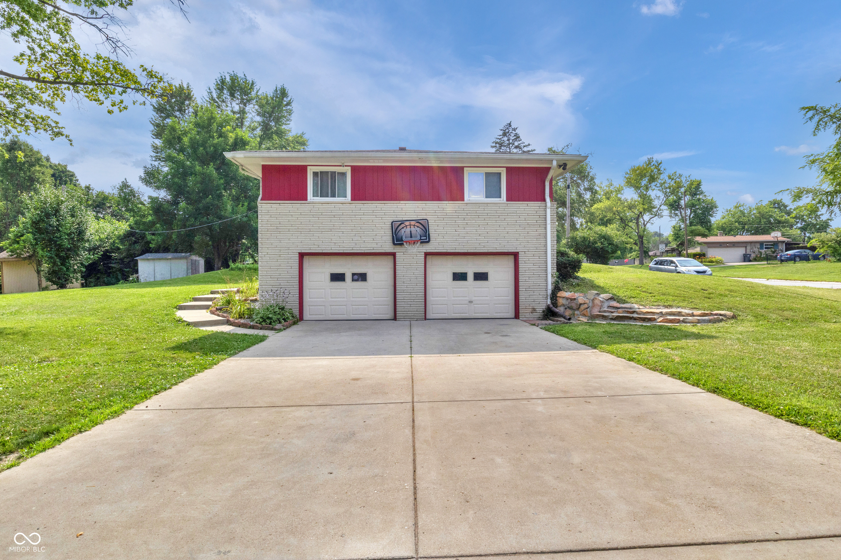157 E Hill Valley Drive Indianapolis IN 46227