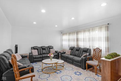 157 E Hill Valley Drive Indianapolis IN 46227
