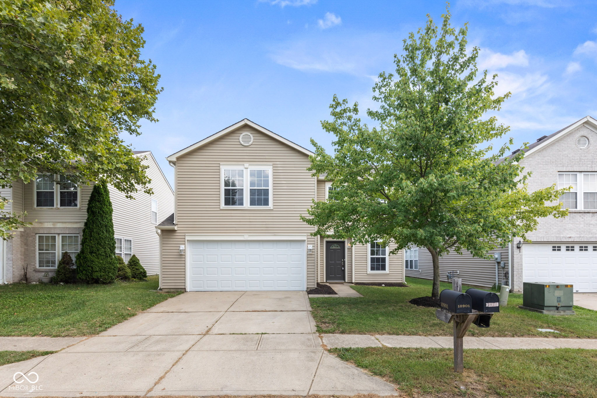 10902 Albertson Drive Indianapolis IN 46231