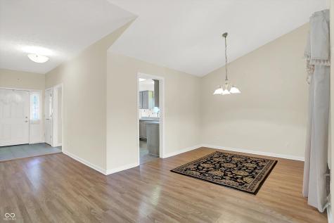 6449 Peak Place Indianapolis IN 46214