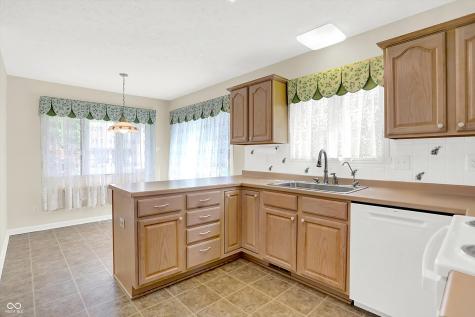 6449 Peak Place Indianapolis IN 46214
