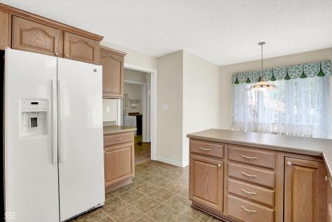 6449 Peak Place Indianapolis IN 46214