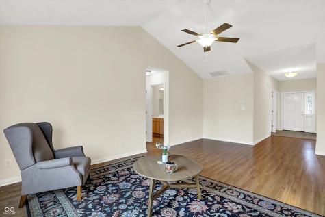 6449 Peak Place Indianapolis IN 46214