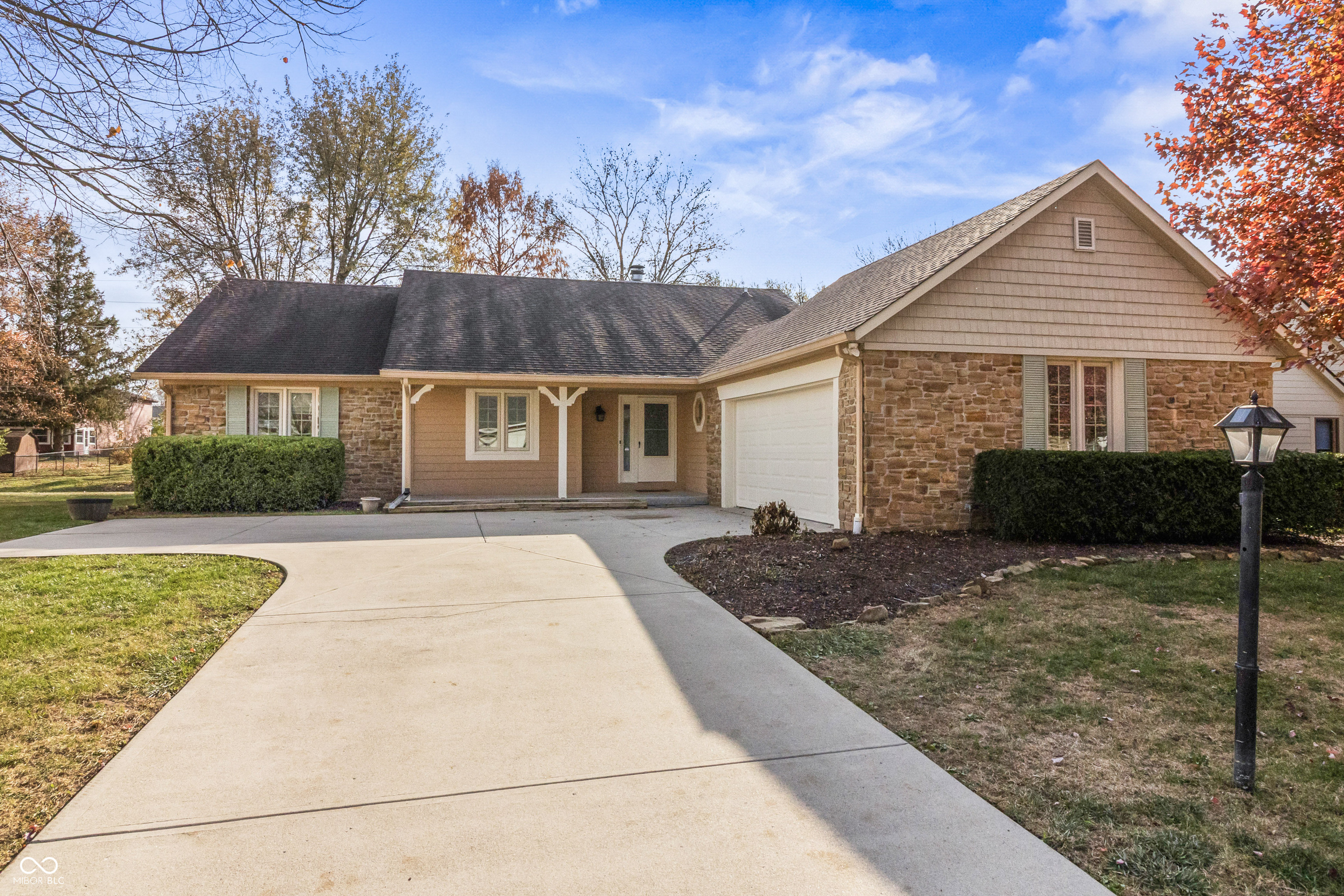 8121 Bay Brook Drive Indianapolis IN 46256