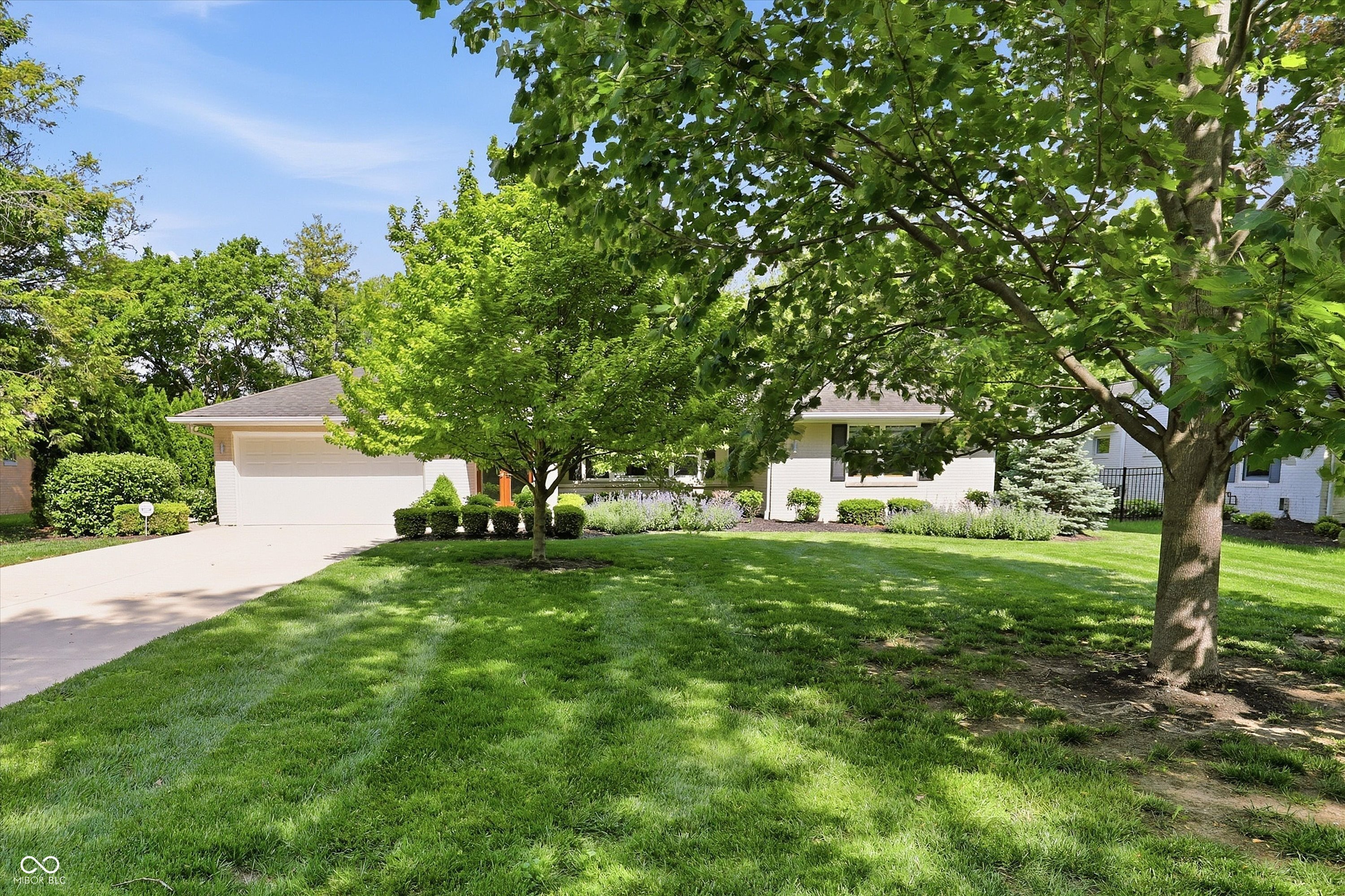 7285 N Illinois Street Indianapolis IN 46260