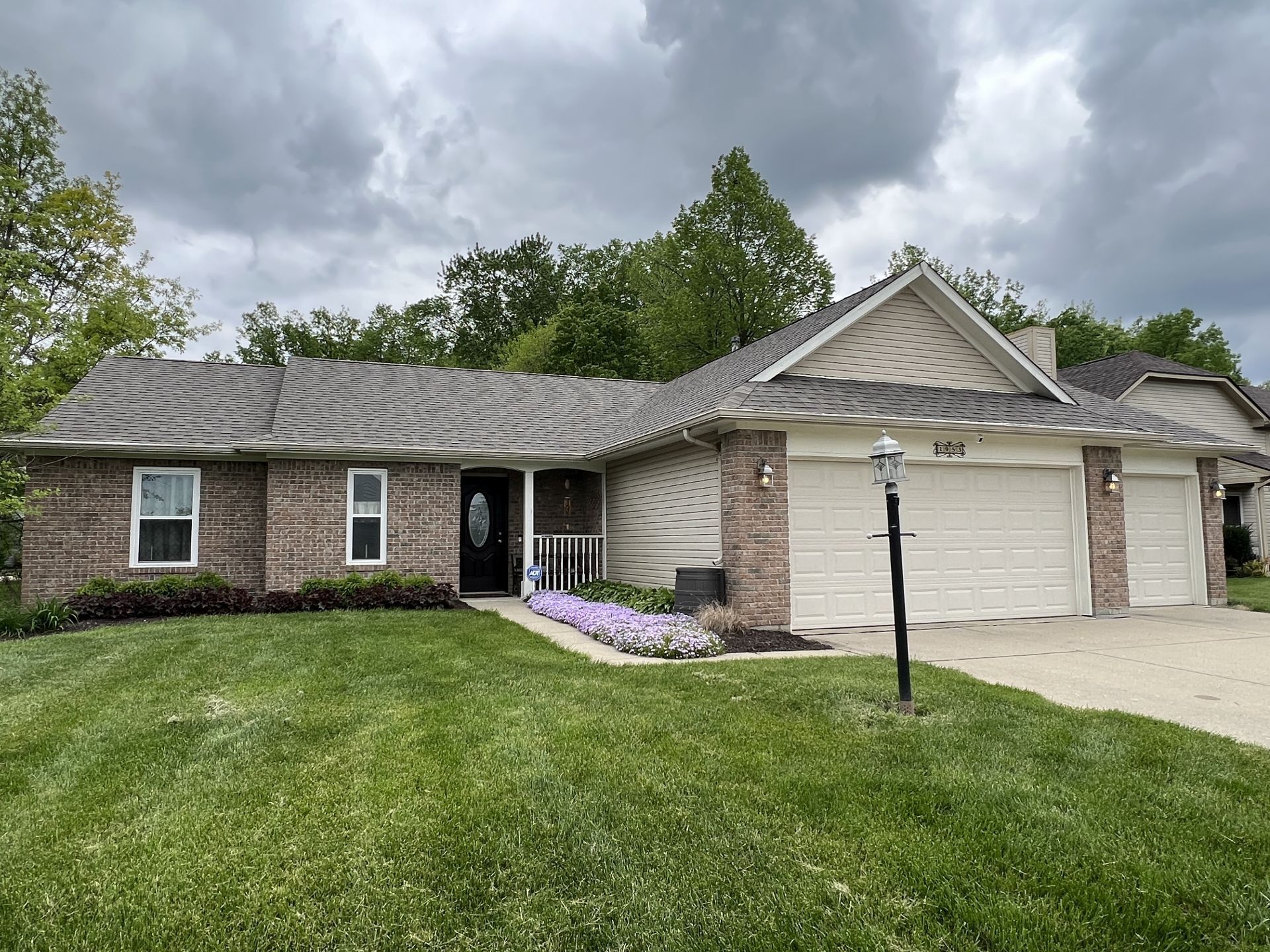 1953 Bradford Trace Way Indianapolis IN 46229