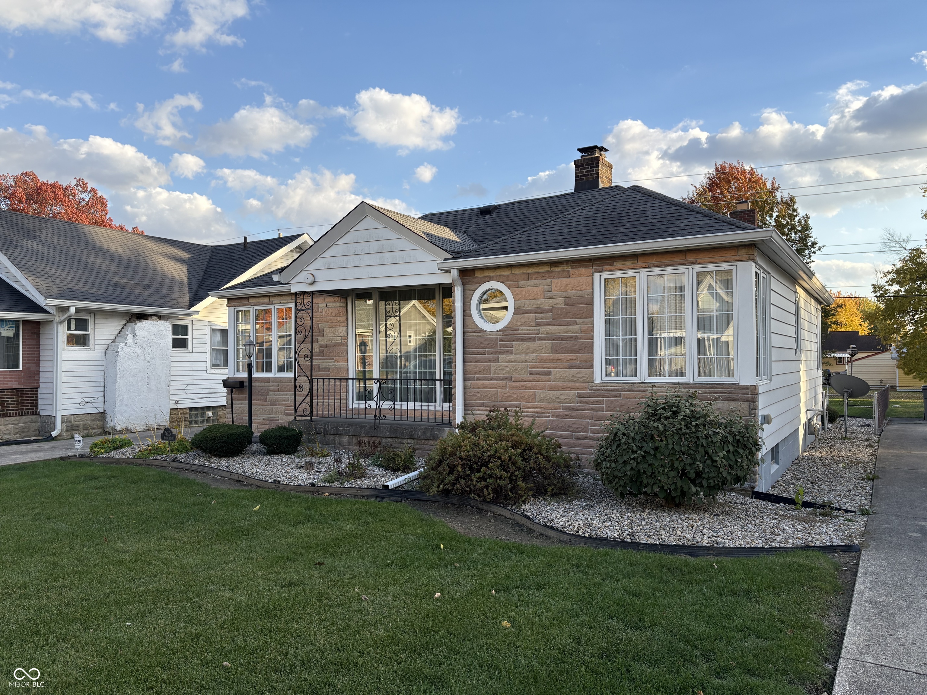 523 E Mills Avenue Indianapolis IN 46227