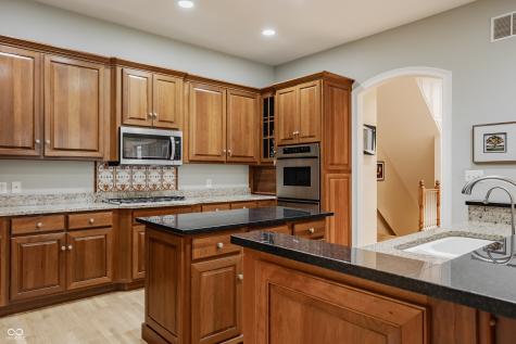 438 E Vermont Street Indianapolis IN 46202
