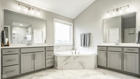 11165 Glen Avon Way Zionsville IN 46077