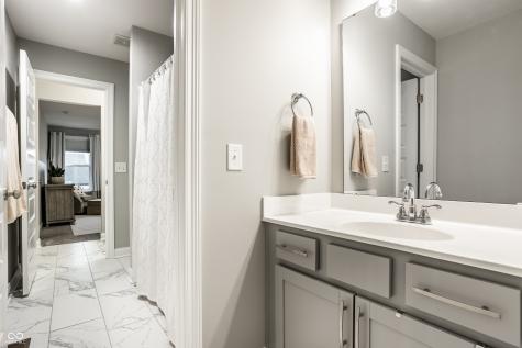 11165 Glen Avon Way Zionsville IN 46077