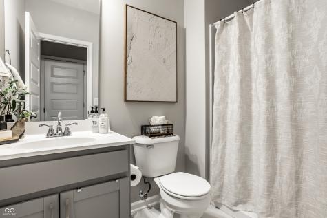 11165 Glen Avon Way Zionsville IN 46077