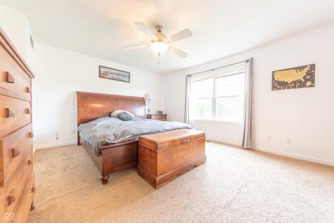 4613 Clairmont Drive Columbus IN 47203