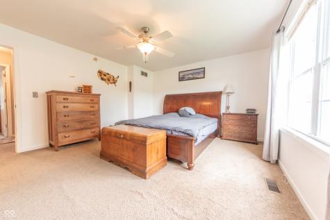 4613 Clairmont Drive Columbus IN 47203