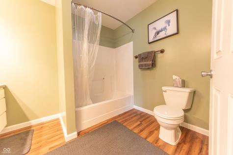 4613 Clairmont Drive Columbus IN 47203