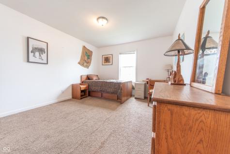4613 Clairmont Drive Columbus IN 47203