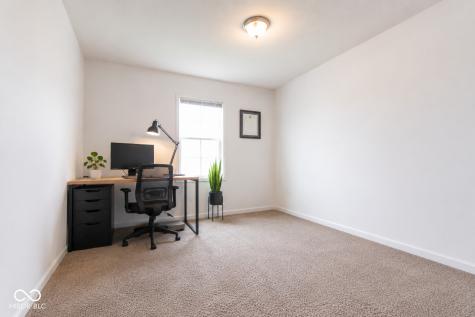 4613 Clairmont Drive Columbus IN 47203