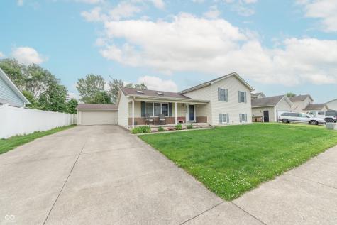4613 Clairmont Drive Columbus IN 47203