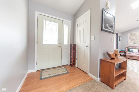 4613 Clairmont Drive Columbus IN 47203