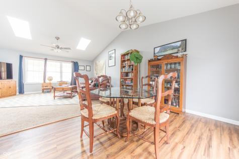 4613 Clairmont Drive Columbus IN 47203