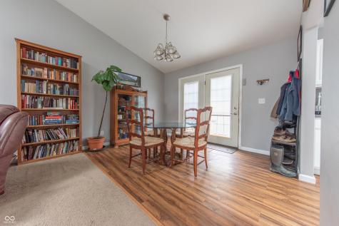 4613 Clairmont Drive Columbus IN 47203