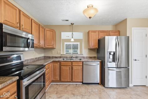 6811 Wild Cherry Drive Fishers IN 46038