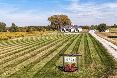 9271 N 400 E Greenfield IN 46140