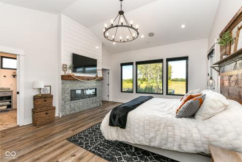 9271 N 400 E Greenfield IN 46140