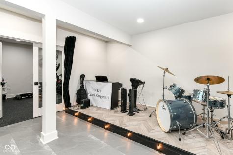 9271 N 400 E Greenfield IN 46140