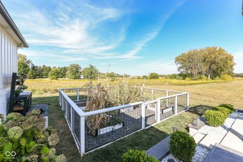 9271 N 400 E Greenfield IN 46140