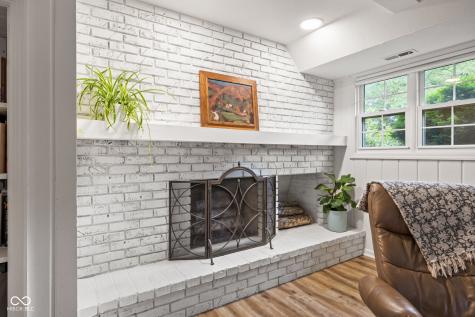 6542 Grosvenor Place Indianapolis IN 46220