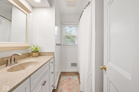 6542 Grosvenor Place Indianapolis IN 46220