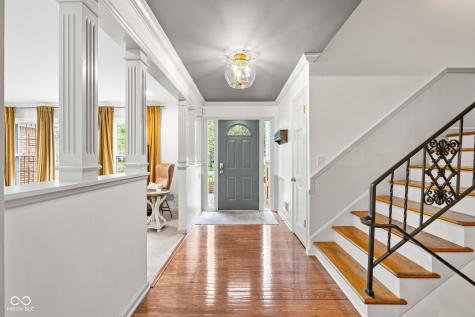 6542 Grosvenor Place Indianapolis IN 46220